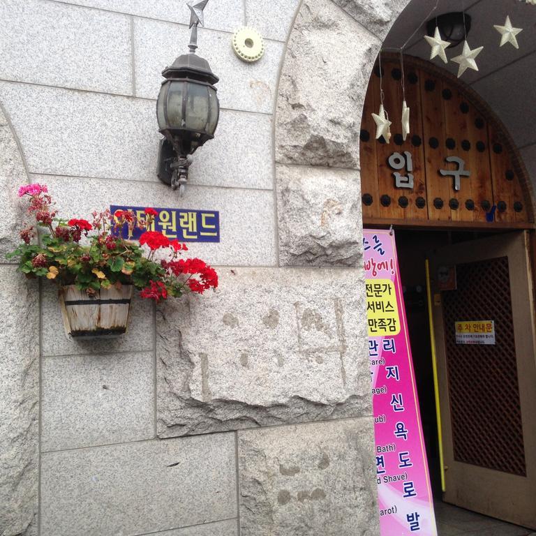Itaewon Land Spa & Guesthouse Seoul Exterior photo